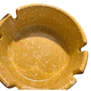 VINTAGE ASHTRAY Spackled, yellow, and white 
Ceramic